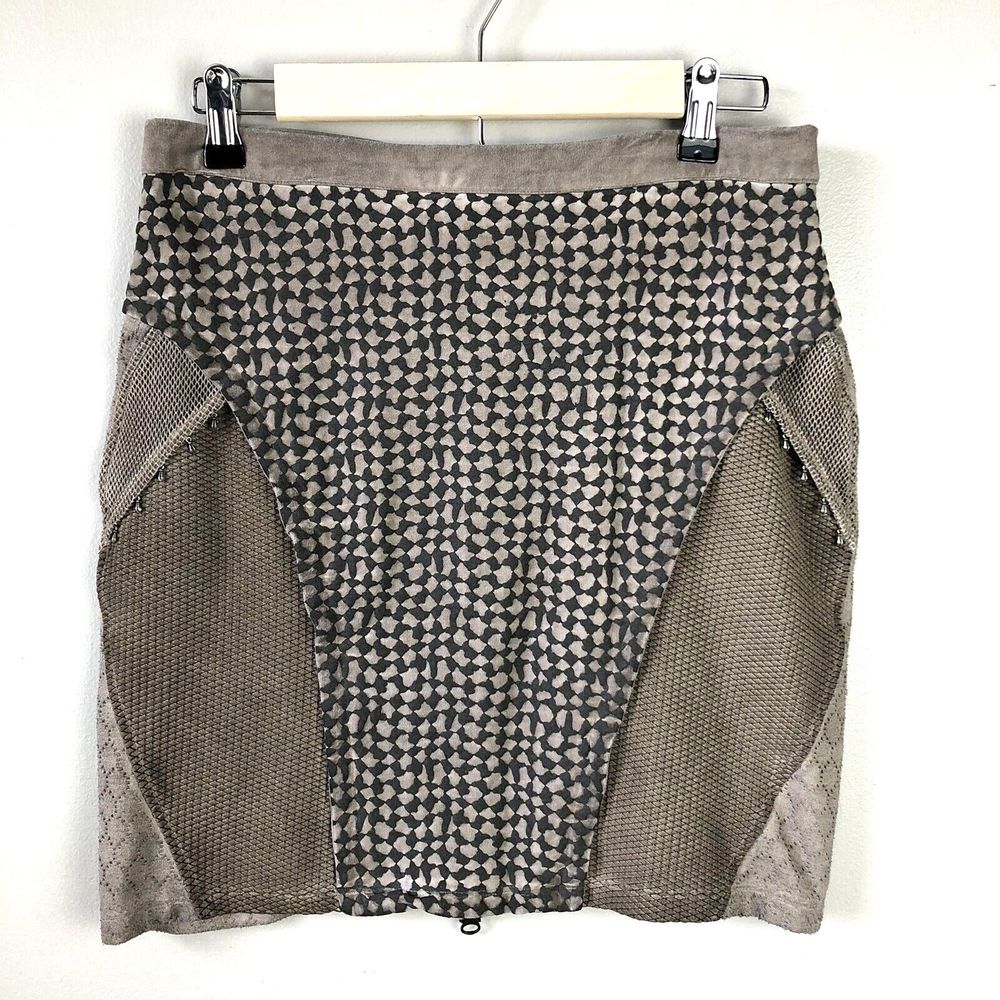Anvrdie Mini Skirt Size 28 Textured Mixed Media Back Zip Charms Stretchy Brown